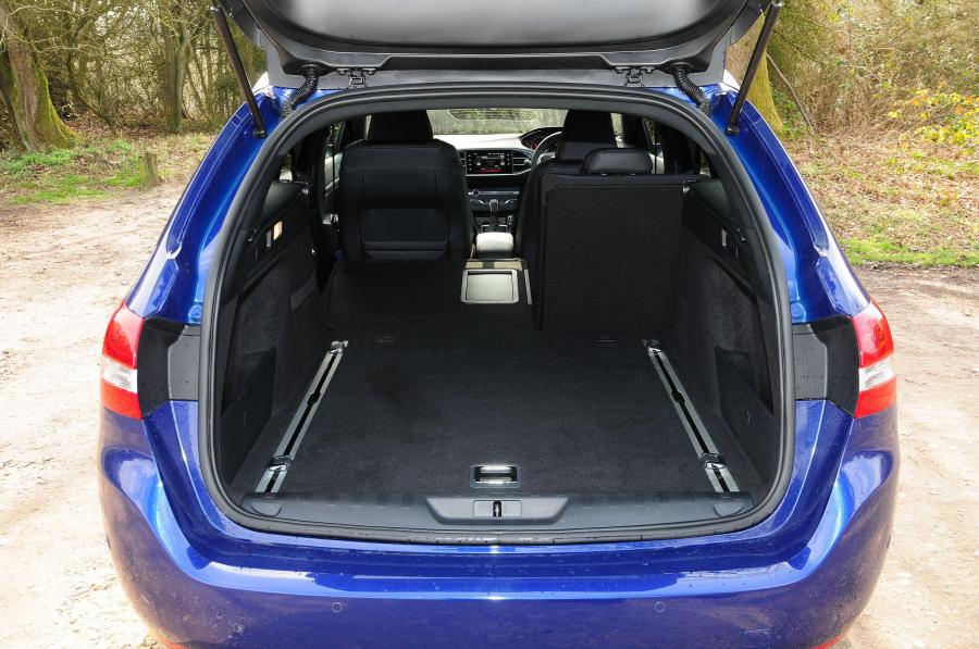  Peugeot 308 GT SW 2015 года  (UK) (фото 3 из 5)